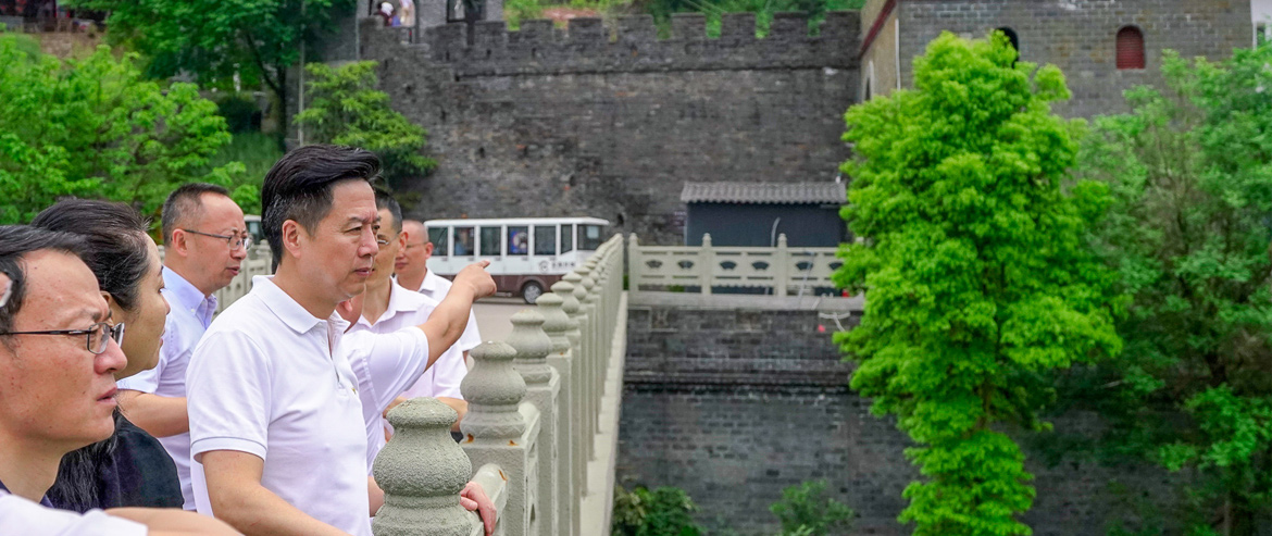 集團領導督察金龍長城景區(qū)節(jié)前綜合工作