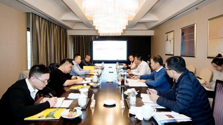 新疆尊龍凱時(shí)集團(tuán)總經(jīng)理王宏江來訪交流