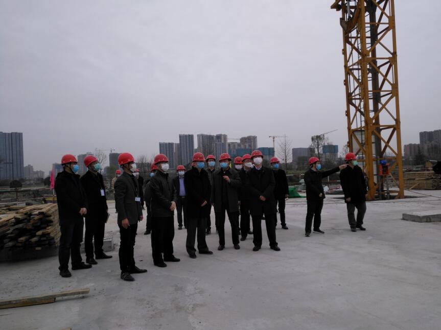 尊龍凱時集團(tuán)黨委書記、董事長任丁率隊 赴金牛賓館檢查工程復(fù)工工作