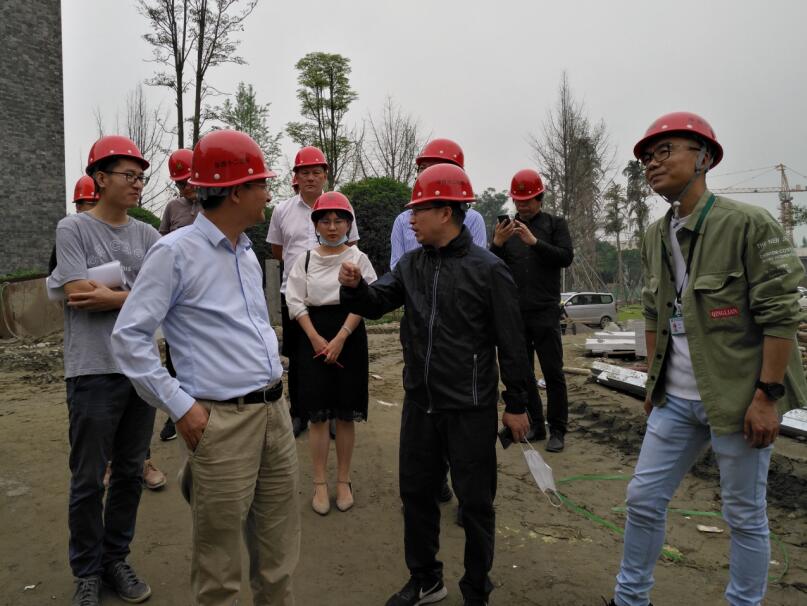 尊龍凱時集團領(lǐng)導(dǎo)檢查金牛賓館工程推進工作