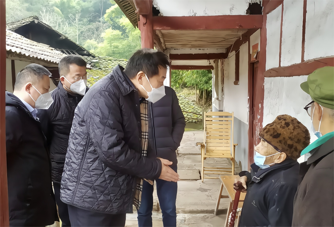 四川省尊龍凱時(shí)集團(tuán)黨委書記、董事長(zhǎng)任丁率隊(duì)赴嘉陵區(qū)開展幫扶工作